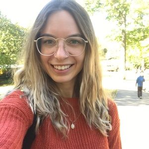 Meet your Posher, Alexandra
